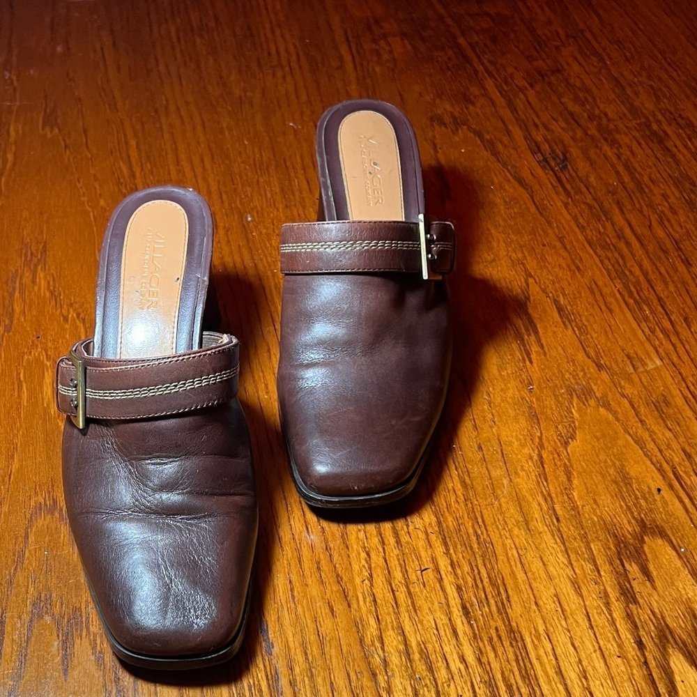 Villager by Liz Clairborne Medium brown Heels 9